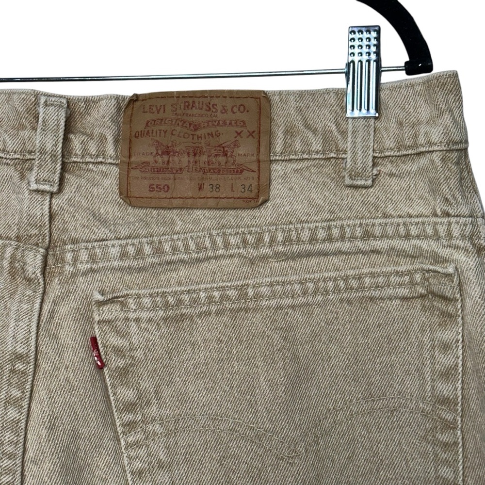 Vintage Levis 550 Men's 38 x 34 Relaxed Fit Cream Distressed Straight Jeans - Picture 6 of 11